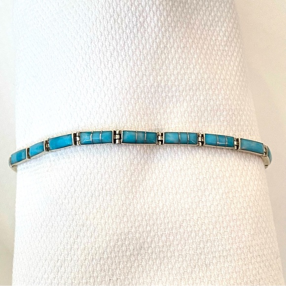 Turquoise and Sterling inlaid bracelet. - Picture 1 of 7